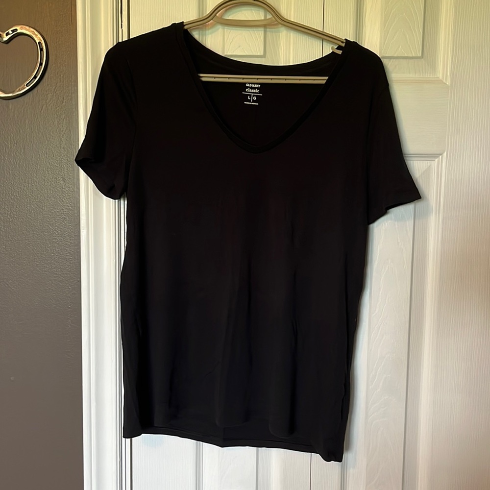 V-neck Black Tshirt